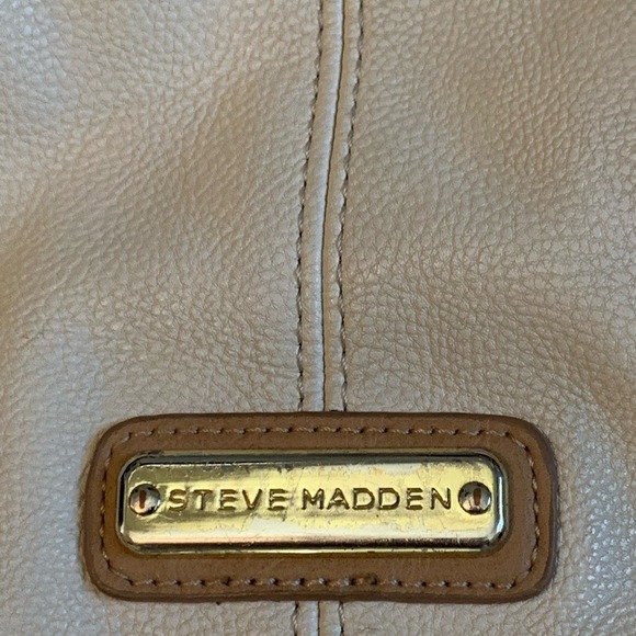 Steve Madden‎ Satchel Gold Hardware detailing Chevron Print Lining - Picture 4 of 11